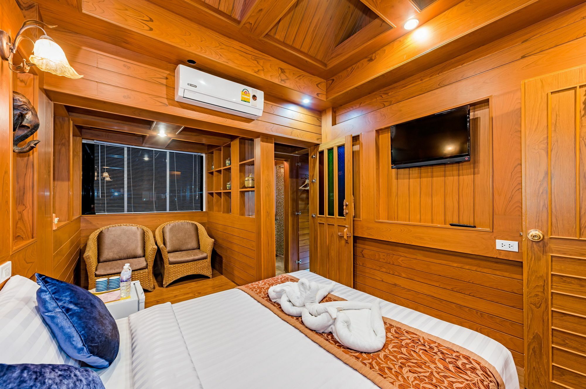 Baan Ratchapruek Villa Phuket Exteriör bild