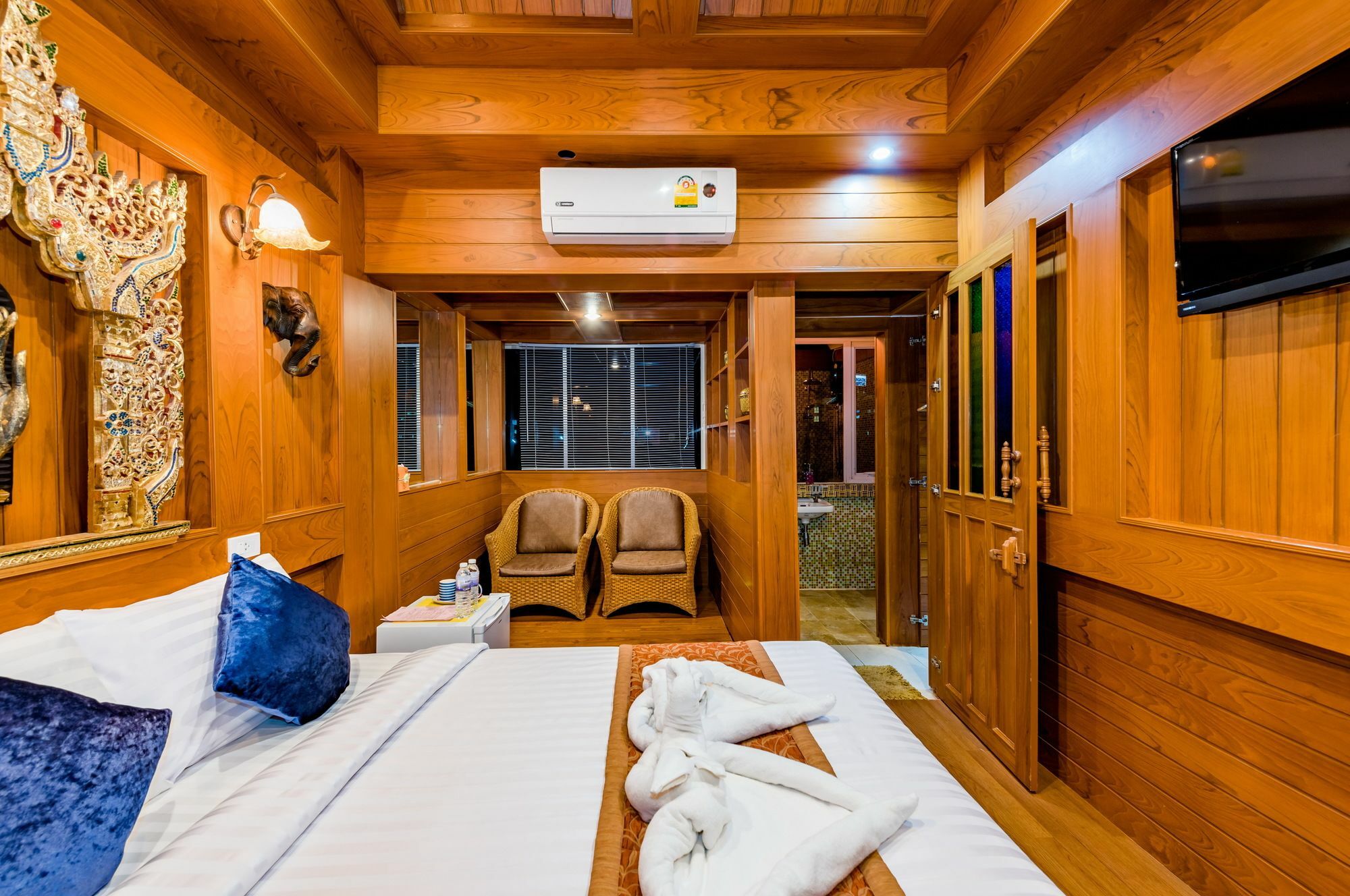 Baan Ratchapruek Villa Phuket Exteriör bild