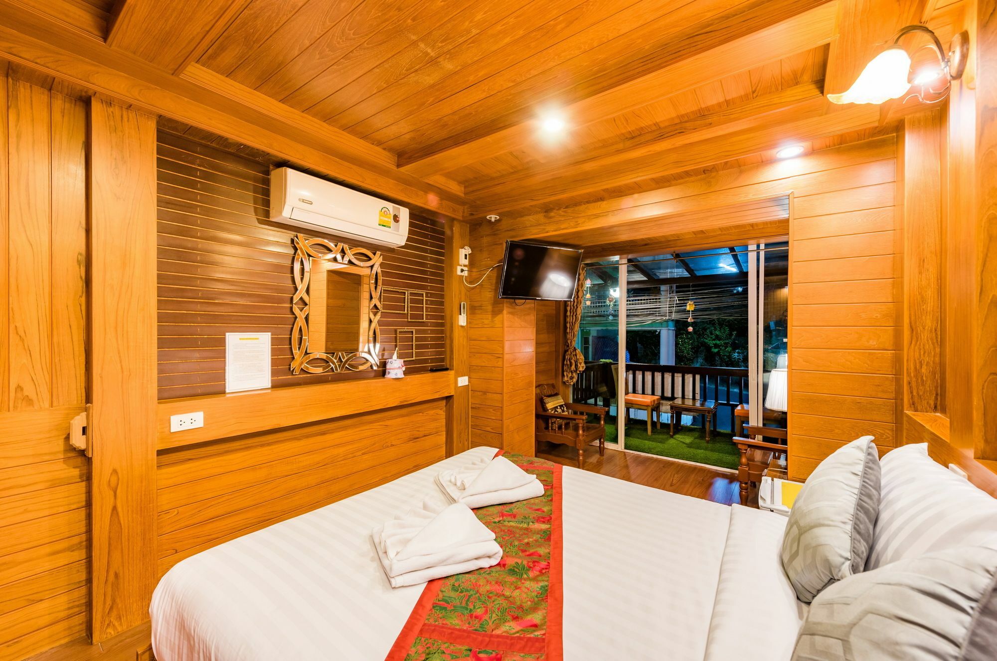 Baan Ratchapruek Villa Phuket Exteriör bild
