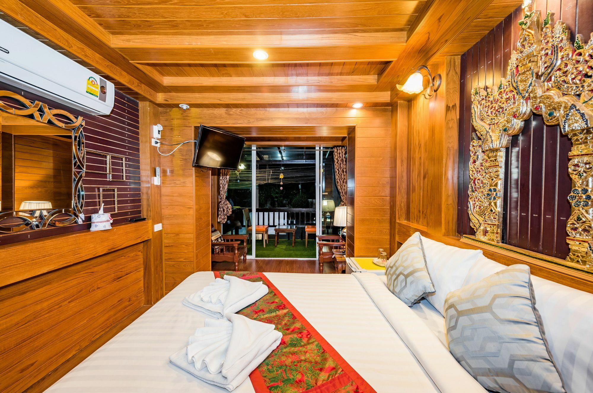 Baan Ratchapruek Villa Phuket Exteriör bild